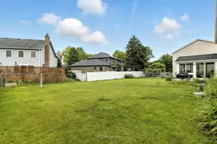 3835 Huntington Blvd, Hoffman Estates, IL 60192 - Photo 29