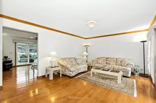 3835 Huntington Blvd, Hoffman Estates, IL 60192 - Photo 7