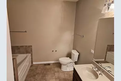 16613 Buckner Pond Way, Crest Hill, IL 60403 - Photo 11