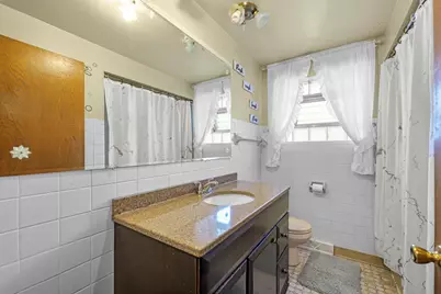 2949 W 100th Street, Evergreen Park, IL 60805 - Photo 9