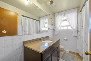 2949 W 100th St, Evergreen Park, IL 60805 - Photo 9