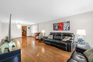 2949 W 100th St, Evergreen Park, IL 60805 - Photo 5