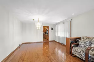 2949 W 100th St, Evergreen Park, IL 60805 - Photo 7