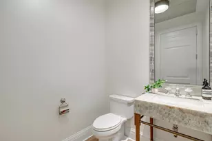 451 E Grand Ave, Chicago, IL 60611 - Photo 23