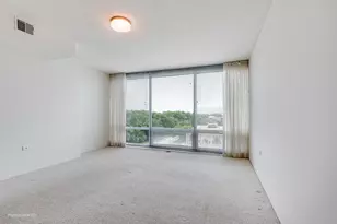 9725 Woods Dr, Skokie, IL 60077 - Photo 7