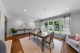 240 Riverside Dr, Northfield, IL 60093 - Photo 5