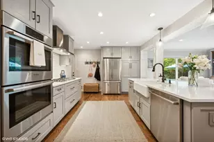 240 Riverside Dr, Northfield, IL 60093 - Photo 9