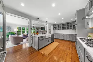 240 Riverside Dr, Northfield, IL 60093 - Photo 11