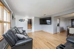 6614 Kane Ave, Hodgkins, IL 60525 - Photo 3