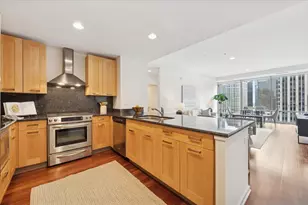 240 E Illinois St, Chicago, IL 60611 - Photo 15