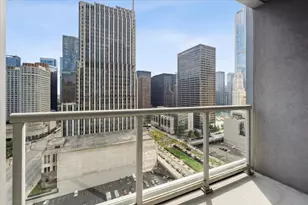 240 E Illinois St, Chicago, IL 60611 - Photo 9