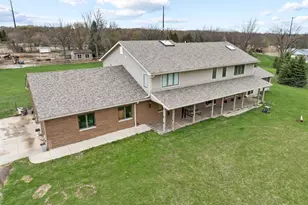 41W072 Bowes Rd, Elgin, IL 60124 - Photo 3