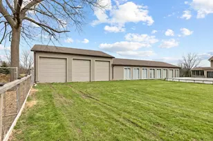 41W072 Bowes Rd, Elgin, IL 60124 - Photo 35