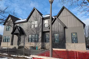 722 S Berkley Ave, Elmhurst, IL 60126 - Photo 1