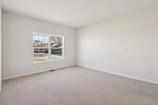 300 N Aspen Dr, Cortland, IL 60112 - Photo 25