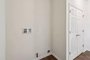 300 N Aspen Dr, Cortland, IL 60112 - Photo 23