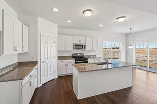 300 N Aspen Dr, Cortland, IL 60112 - Photo 9