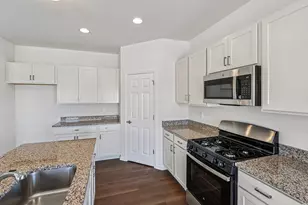 300 N Aspen Dr, Cortland, IL 60112 - Photo 11