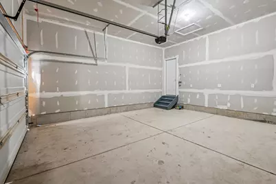 300 N Aspen Drive, Cortland, IL 60112 - Photo 31