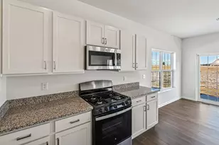 300 N Aspen Dr, Cortland, IL 60112 - Photo 13