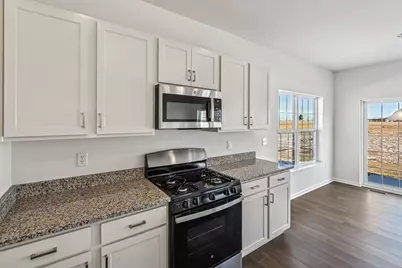 300 N Aspen Drive, Cortland, IL 60112 - Photo 11