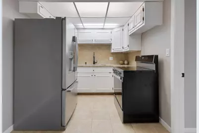 2900 Maple Avenue #17E, Downers Grove, IL 60515 - Photo 11