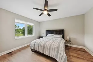 110 Lily Ln, Wheeling, IL 60090 - Photo 9