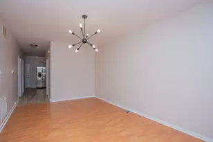 2533 E 83rd St, Chicago, IL 60617 - Photo 3