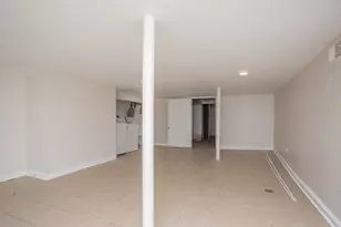 2533 E 83rd St, Chicago, IL 60617 - Photo 11