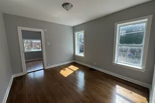 7847 S Bennett Ave, Chicago, IL 60649 - Photo 3