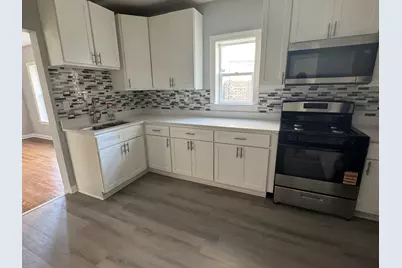 7847 S Bennett Avenue, Chicago, IL 60649 - Photo 5