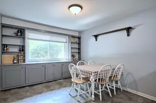 1596 Kirkwood Dr, Geneva, IL 60134 - Photo 5