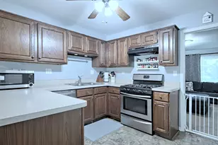 1596 Kirkwood Dr, Geneva, IL 60134 - Photo 7