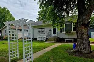 376 S Oak St, Manteno, IL 60950 - Photo 3