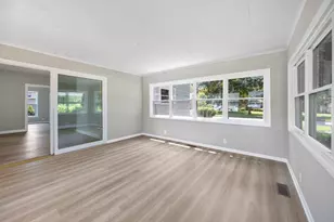 722 E Madison Ave, Chrisman, IL 61924 - Photo 13