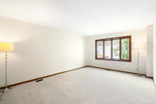 4044 N Paulina St, Chicago, IL 60613 - Photo 3