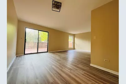 325 Shadowbend Drive, Wheeling, IL 60090 - Photo 9