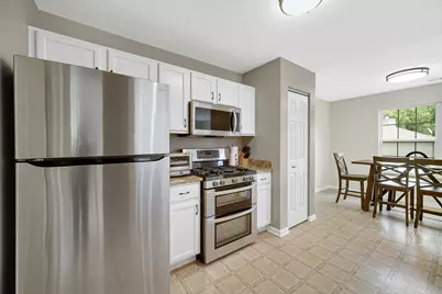 2623 Cobblestone Drive, Crystal Lake, IL 60012 - Photo 11