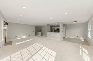 2623 Cobblestone Dr, Crystal Lake, IL 60012 - Photo 9