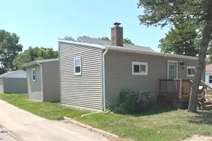 915 W Superior St, Ottawa, IL 61350 - Photo 1