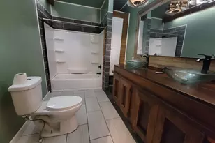 915 W Superior St, Ottawa, IL 61350 - Photo 9