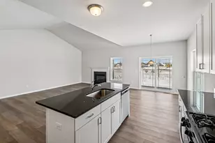 353 N Aspen Dr, Cortland, IL 60112 - Photo 15