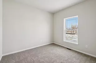 353 N Aspen Dr, Cortland, IL 60112 - Photo 23