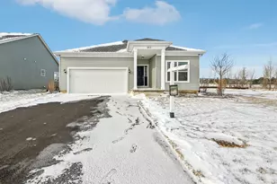 353 N Aspen Dr, Cortland, IL 60112 - Photo 3