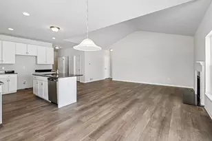 353 N Aspen Dr, Cortland, IL 60112 - Photo 13