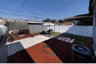 8104 S Fairfield Ave, Chicago, IL 60652 - Photo 15