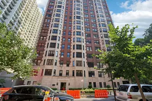 421 W Melrose St, Chicago, IL 60657 - Photo 1