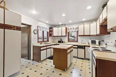 9305 S 78th Avenue, Hickory Hills, IL 60457 - Photo 9