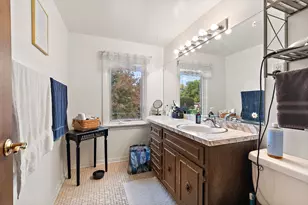 9305 S 78th Ave, Hickory Hills, IL 60457 - Photo 17