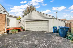 9305 S 78th Ave, Hickory Hills, IL 60457 - Photo 25